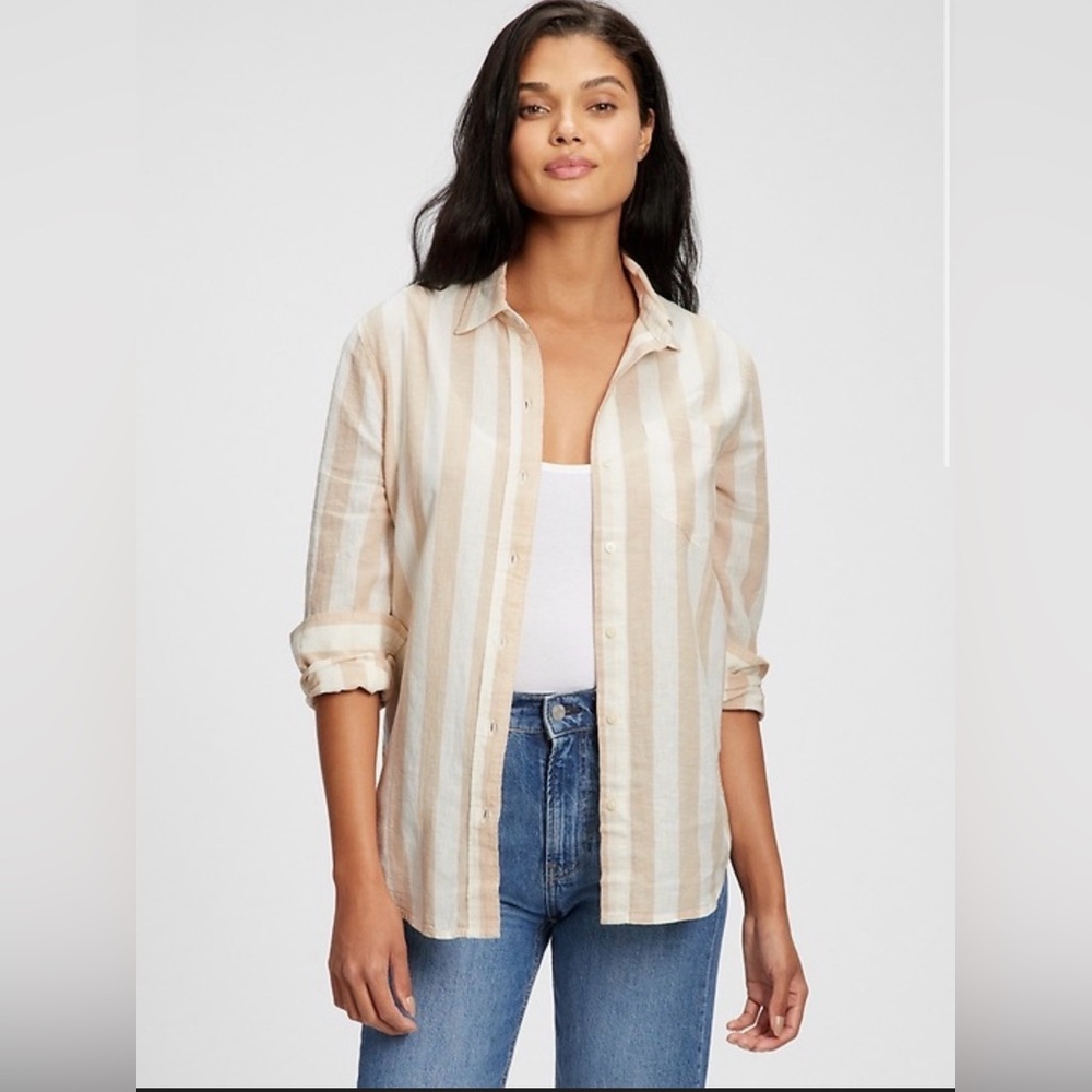 Gap Long Sleeve Button-up Shirt with camel tan thick pin stripe Linen Blend